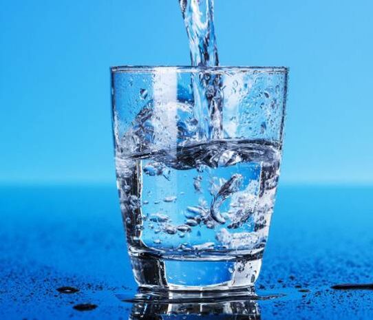 Drinking water is the main rule for losing weight in a week